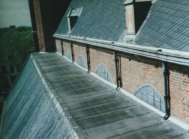 Plat dak boven zuidbeuk Plat dak boven zuidbeuk